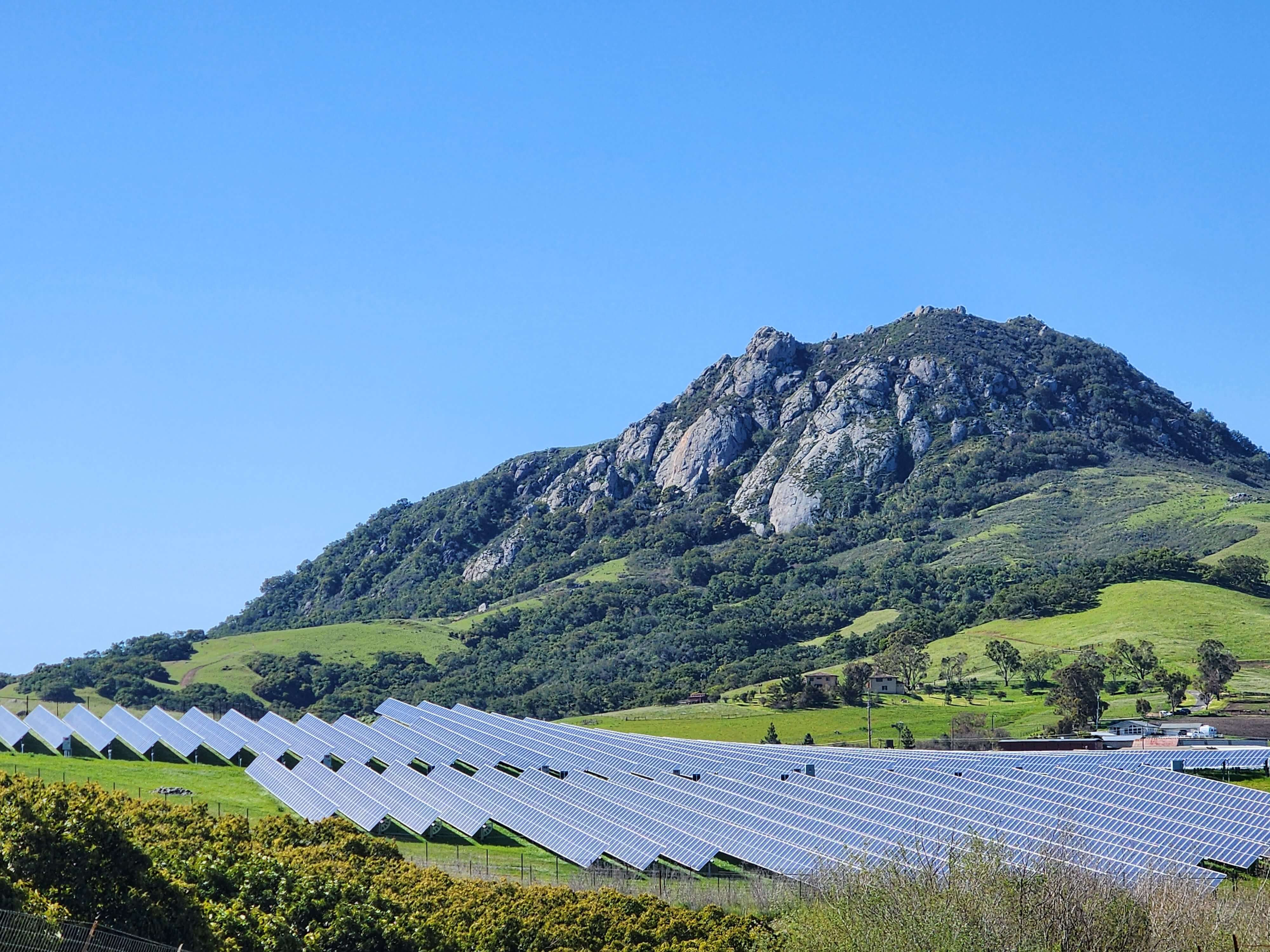 Unlocking the Potential of Agrivoltaics in California and Colorado